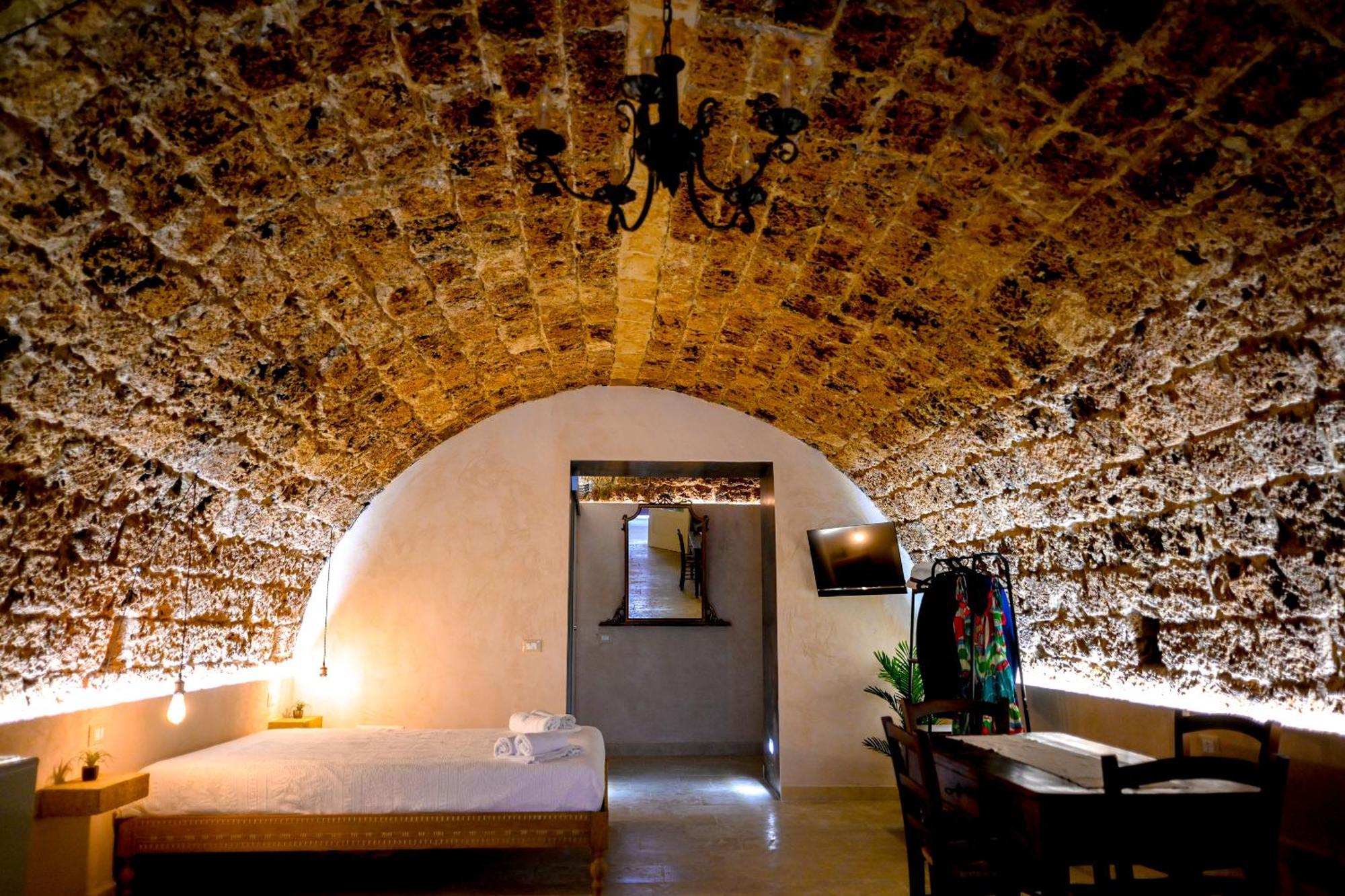 La Grotta, Luxury Suite & Spa Noto Exterior photo